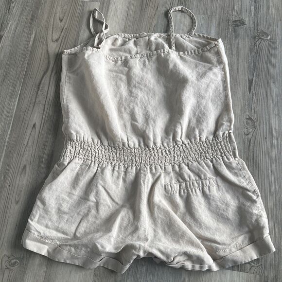 The Hanger Khaki Safari Linen Romper Size Small - Picture 8 of 8